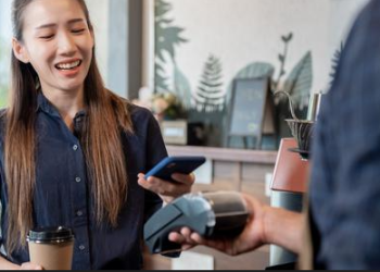 Jasa Gestun Mewarnai Pertokoan Tangcity yang Ramai